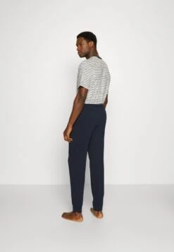 Pier One 2 PACK - Nachtwäsche Hose - Dark Blue/mottled Light Grey -Günstiges Mode Verkaufsgeschäft 058df6f0d3f34a2aaf1cb22da08558a8