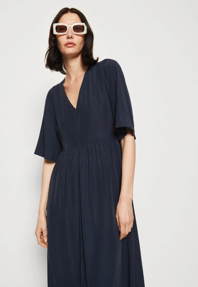 Marc O'Polo DRESS FEMININE SHAPE V NECK WING SLEEVES - Maxikleid - Deep Blue Sea 4 Marc O'Polo DRESS FEMININE SHAPE V NECK WING SLEEVES - Maxikleid - Deep Blue Sea – Bild 4