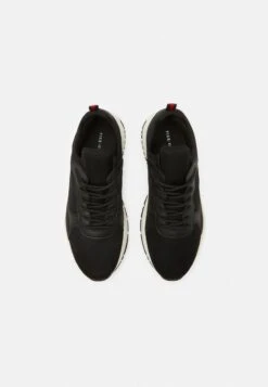 Pier One UNISEX - Sneaker Low - Black/white 9 Pier One UNISEX - Sneaker Low - Black/white -Günstiges Mode Verkaufsgeschäft 1080a7dccd1b41bfb8c11eb2d0bdfeae