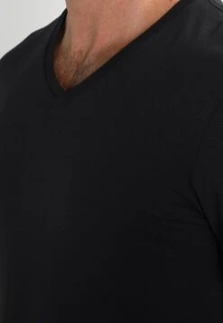 Pier One 2 PACK - T-Shirt Basic - Black 10 Pier One 2 PACK - T-Shirt Basic - Black -Günstiges Mode Verkaufsgeschäft 144a18a099e5428c92602fed22a8b338