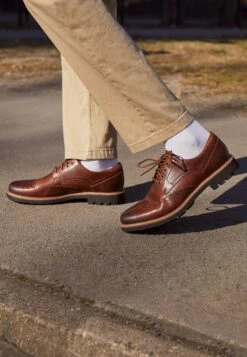 Clarks BATCOMBE WING - Schnürer - Brown -Günstiges Mode Verkaufsgeschäft 32d37a67456c4d6493c65b01da7a1bf1