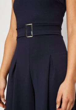 Wal G ASH BELT - Jumpsuit - Navy Blue -Günstiges Mode Verkaufsgeschäft 34b83eeb623a47eb855f93108951b9ac