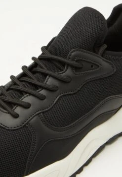 Pier One UNISEX - Sneaker Low - Black/white 11 Pier One UNISEX - Sneaker Low - Black/white -Günstiges Mode Verkaufsgeschäft 383be7e17d7b4e6fb1f7aa6c378ae4ea