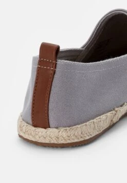 Pier One RENA ESPADRILLE UNISEX - Espadrille - Light Grey -Günstiges Mode Verkaufsgeschäft 42d2421a7d9a4236aff6d97b980fd1f5