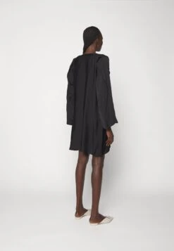 By Malene Birger AVANNA - Freizeitkleid - Black 11 By Malene Birger AVANNA - Freizeitkleid - Black -Günstiges Mode Verkaufsgeschäft 4d202b81b3314d31bf3fdf3ad52822d9