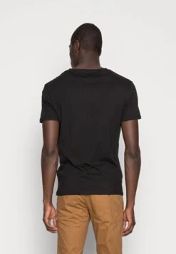 Pier One 5 PACK - T-Shirt Basic - White/blue/black -Günstiges Mode Verkaufsgeschäft 577e250ad0624377b57eabcac8149891