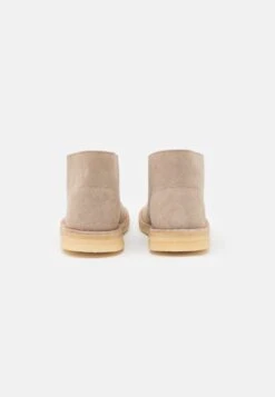 Clarks Originals DESERT BOOT - Sportlicher Schnürer - Sand -Günstiges Mode Verkaufsgeschäft 5a1db507d740431f986e2057343b3d50