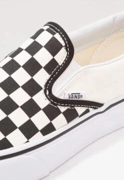 Vans UA CLASSIC SLIP-ON PLATFORM - Slipper - Black/white -Günstiges Mode Verkaufsgeschäft 5baf7f7b02c14af0b988454dd0695cb1
