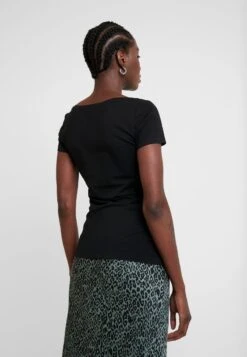 Anna Field 2 PACK - T-Shirt Basic - Black -Günstiges Mode Verkaufsgeschäft 5cc32792f75c4aa993e4e439c508648b