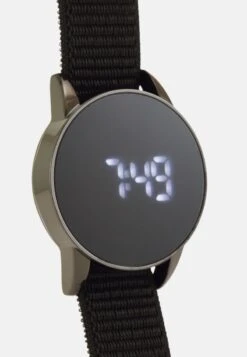 Pier One Digitaluhr - Black 9 Pier One Digitaluhr - Black -Günstiges Mode Verkaufsgeschäft 91a3416d7d044fd4b60c1ebc2246a5ec