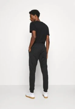 Pier One Jogginghose - Black -Günstiges Mode Verkaufsgeschäft a1b709fa2c32431482f95b3eb7300192