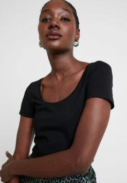 Anna Field 2 PACK - T-Shirt Basic - Black -Günstiges Mode Verkaufsgeschäft b7a0cf434b134981a98f4eb170547af8