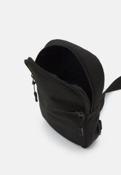 Pier One Gürteltasche - Black -Günstiges Mode Verkaufsgeschäft c75c8bdf8b8541419b96d7dba0f5d743