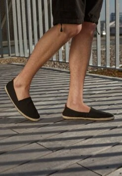 Pier One RENA ESPADRILLE UNISEX - Espadrille - Black -Günstiges Mode Verkaufsgeschäft cb806f944ebf47a1be125d225ca7178e