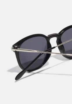 Pier One Sonnenbrille - Black -Günstiges Mode Verkaufsgeschäft e1238979fc144555bfd451a98b4e6bbf