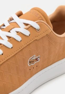 Lacoste CARNABY PRO - Sneaker Low - Tan/white 11 Lacoste CARNABY PRO - Sneaker Low - Tan/white -Günstiges Mode Verkaufsgeschäft e338bd55edce4d988f94190a7a69ef3a