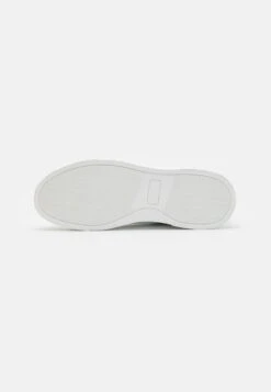 Pier One UNISEX - Sneaker Low - White -Günstiges Mode Verkaufsgeschäft f8e8249702ff4ae595b1f702a4c7b8c5